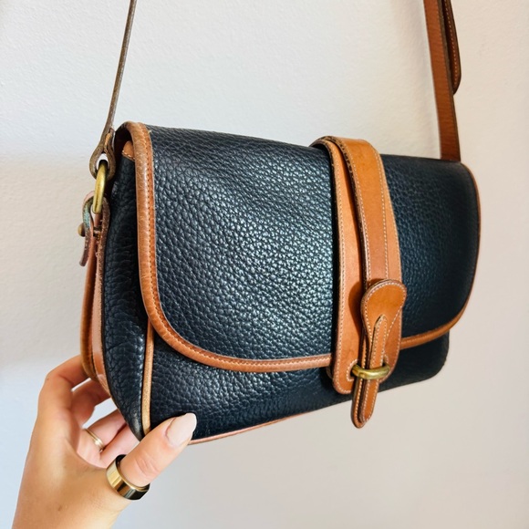 VINTAGE DOONEY BOURKE Black Cognac Brown Leather Gold Metal Crossbody Purse Bag - Picture 5 of 16